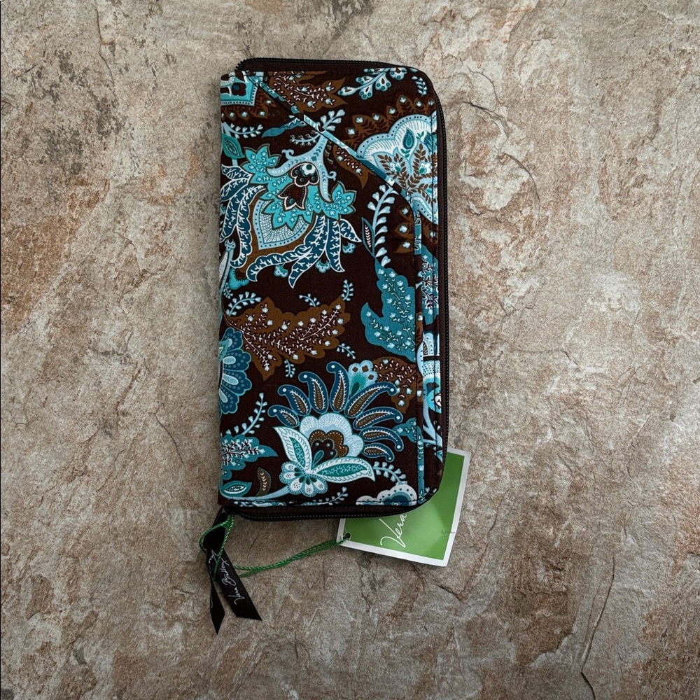 Vera Bradley Retired Travel Organizer Wallet in Java Blue Pattern - Picture 3 of 4